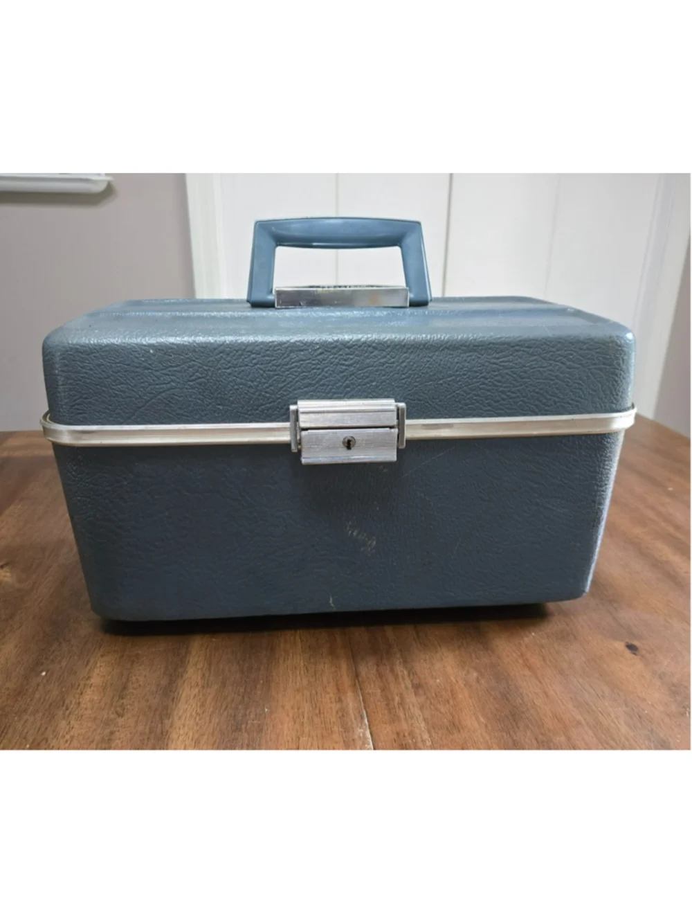 Vintage 1960s Towncraft JCPenney Blue Train Case Hard Shell Cosmetic Vanity Box